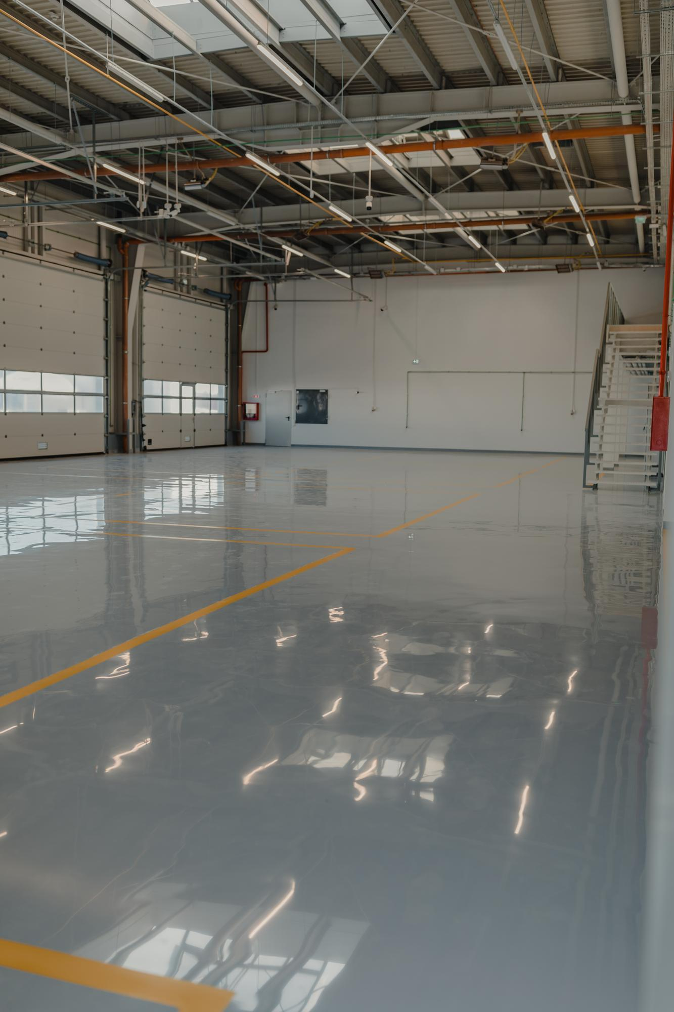 Resin Flooring vs. Traditional Tiles – Which Saves You Money in the Long Run?
